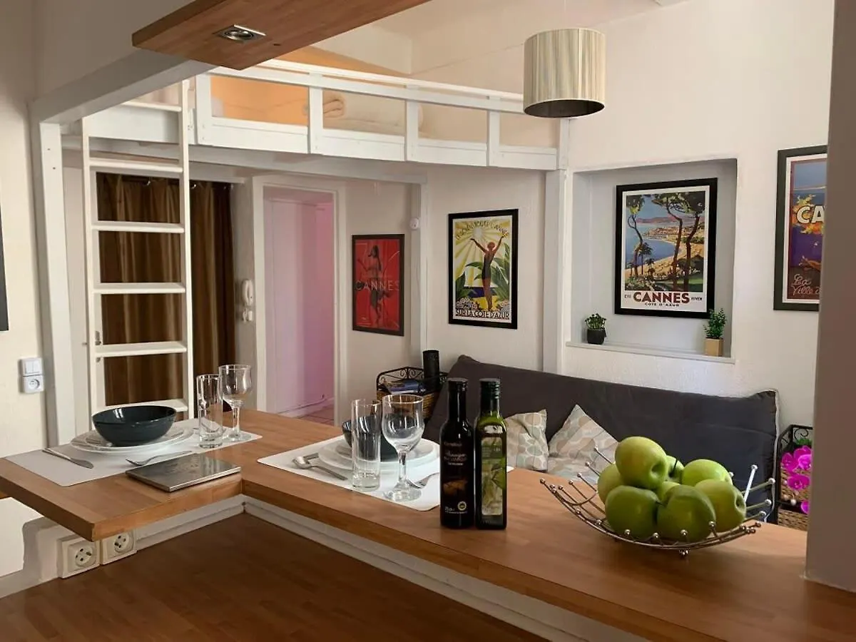 A092-Studio Agreable Avec Mezzanine - Le Suquet Cannes Frankrike