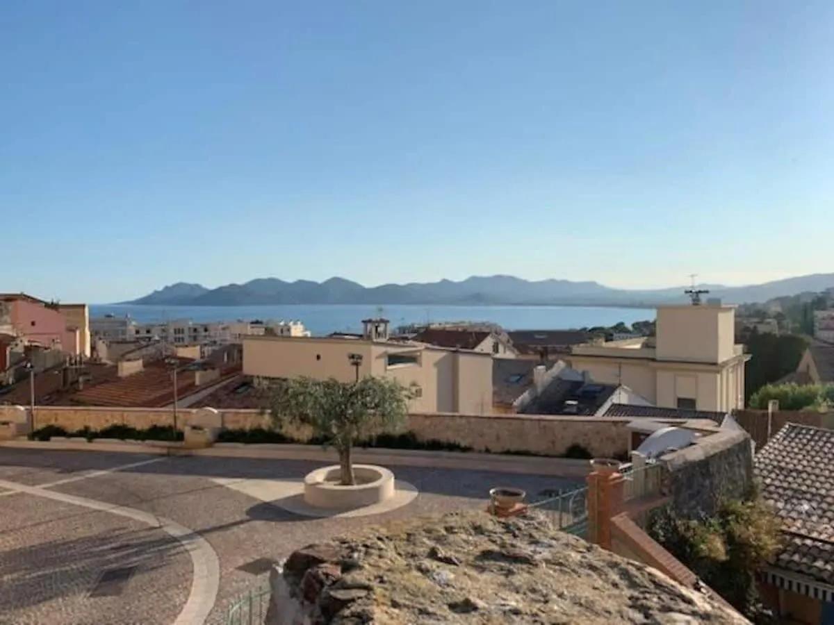 A092-Studio Agreable Avec Mezzanine - Le Suquet Cannes Lägenhet